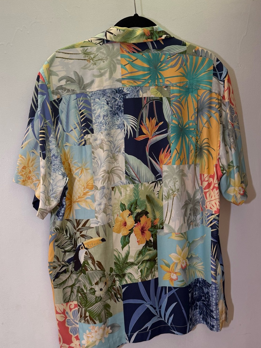 Tommy Bahama 30th Anniversary "Passport to Paradise" Patchwork Silk Shirt - Picture 2 of 6
